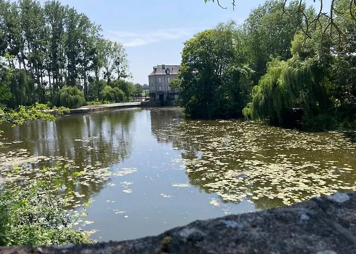Les Terrasses Perchées Sur La Rivière à Segré